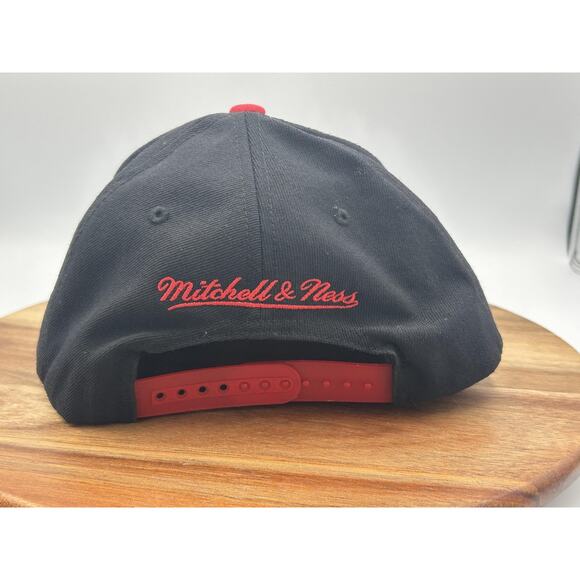 Chicago Blackhawks Hat Cap Snap Back Black Red NHL Hockey 100% Wool Throwback - Picture 3 of 11